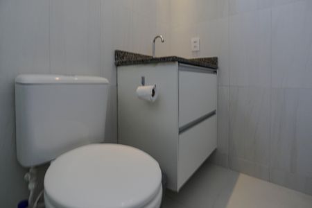 Apartamento para alugar com 57m², 2 quartos e 1 vaga Apartamento para alugar com 57m², 2 quartos e 1 vagaBanheiro