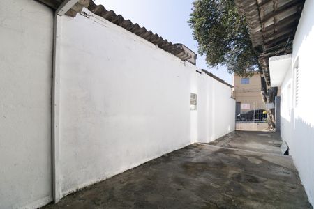 Casa para alugar com 45m², 1 quarto e 1 vaga Casa para alugar com 45m², 1 quarto e 1 vagaGaragem