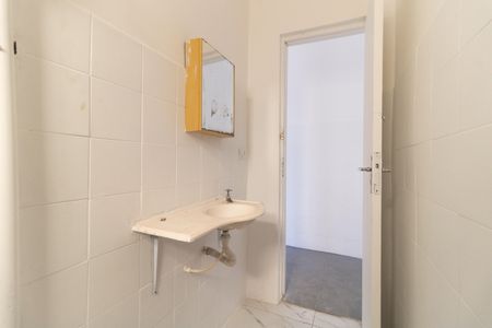 Banheiro de casa para alugar com 1 quarto, 30m² em São João Climaco, São Paulo