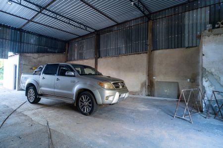 Garagem de casa para alugar com 2 quartos, 700m² em Retiro São João, Sorocaba