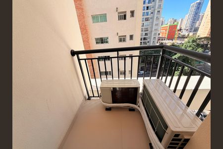Apartamento para alugar com 2 quartos, 72m² em Jardim das Acacias, São Paulo