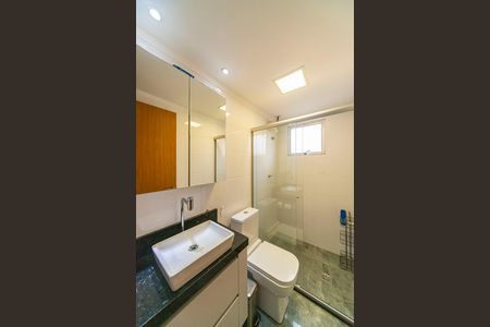 Banheiro de apartamento para alugar com 2 quartos, 52m² em Utinga, Santo André