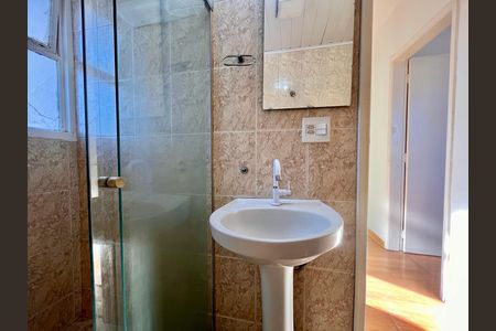 Apartamento à venda com 74m², 2 quartos e sem vaga Apartamento à venda com 74m², 2 quartos e sem vagaBanheiro social