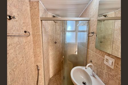 Apartamento à venda com 74m², 2 quartos e sem vaga Apartamento à venda com 74m², 2 quartos e sem vagaBanheiro social