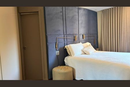 Apartamento à venda com 185m², 4 quartos e 4 vagas Apartamento à venda com 185m², 4 quartos e 4 vagasSuíte