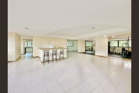 Apartamento à venda com 185m², 4 quartos e 4 vagas Apartamento à venda com 185m², 4 quartos e 4 vagasÁrea comum