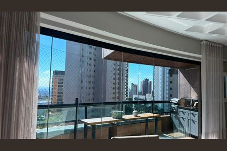 Apartamento à venda com 185m², 4 quartos e 4 vagas Apartamento à venda com 185m², 4 quartos e 4 vagasVaranda da sala