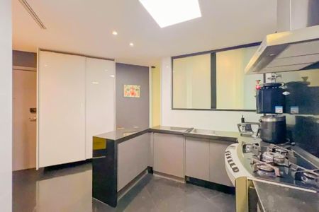 Apartamento à venda com 185m², 4 quartos e 4 vagas Apartamento à venda com 185m², 4 quartos e 4 vagasCozinha
