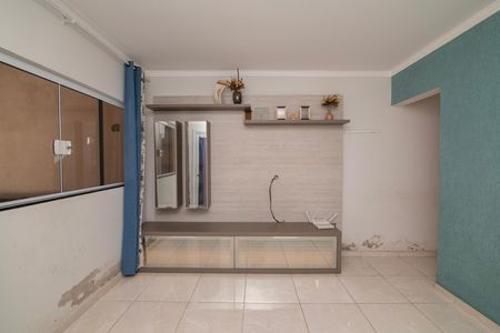 Casa para alugar com 120m², 2 quartos e 2 vagas Casa para alugar com 120m², 2 quartos e 2 vagasSala