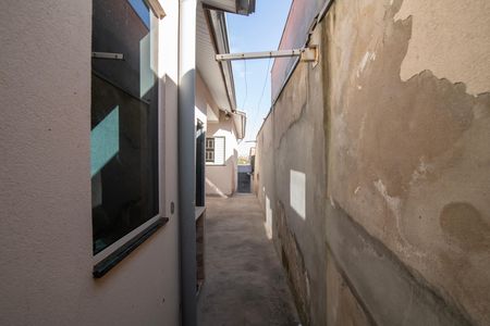 Casa para alugar com 120m², 2 quartos e 2 vagas Casa para alugar com 120m², 2 quartos e 2 vagasCorredor Lateral