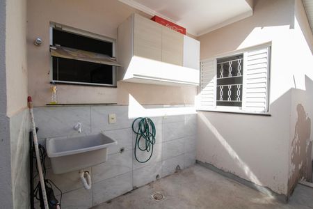 Casa para alugar com 120m², 2 quartos e 2 vagas Casa para alugar com 120m², 2 quartos e 2 vagasÁrea de Serviço