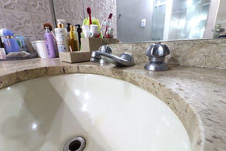 Banheiro da Suíte de apartamento à venda com 3 quartos, 207m² em Independência, Porto Alegre