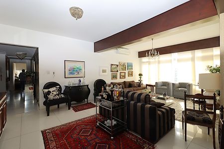 Apartamento à venda com 207m², 3 quartos e 1 vagaSala