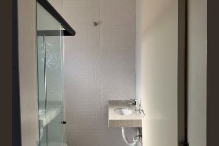 Banheiro de kitnet/studio para alugar com 1 quarto, 33m² em Jardim das Industrias, São José dos Campos