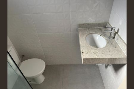Banheiro de kitnet/studio para alugar com 1 quarto, 33m² em Jardim das Industrias, São José dos Campos