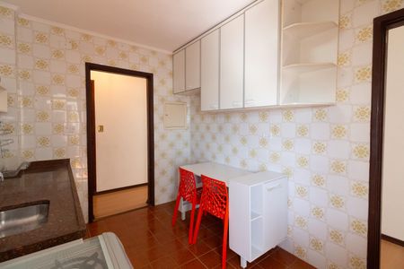 Cozinha de apartamento para alugar com 2 quartos, 64m² em Vila Lageado, São Paulo
