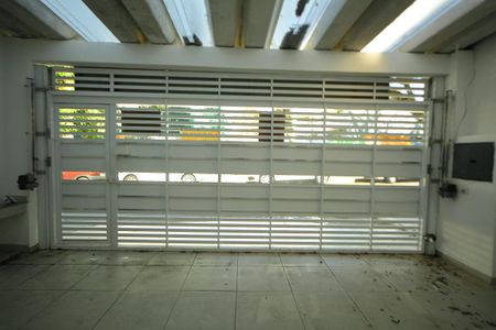 Garagem  de casa para alugar com 2 quartos, 137m² em Jardim Copacabana, São Bernardo do Campo