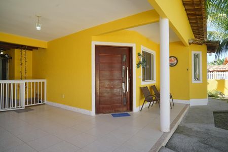 Varanda de casa de condomínio para alugar com 5 quartos, 360m² em Itapeba, Maricá