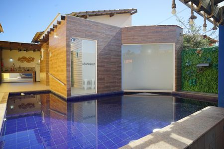 Casa de condomínio para alugar com 360m², 5 quartos e 1 vaga Casa de condomínio para alugar com 360m², 5 quartos e 1 vagaPiscina