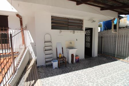 Área de Serviço de casa para alugar com 2 quartos, 100m² em Jardim Sao Dimas, São José dos Campos