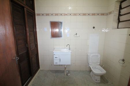 Banheiro de casa para alugar com 2 quartos, 100m² em Jardim Sao Dimas, São José dos Campos