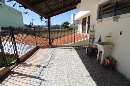Casa para alugar com 100m², 2 quartos e sem vagaÁrea de Serviço