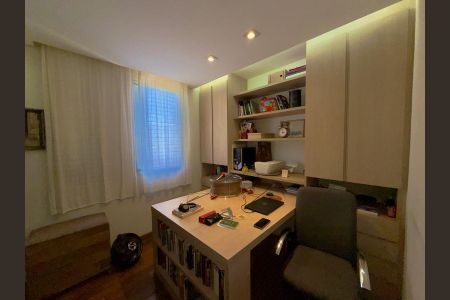 Apartamento à venda com 180m², 4 quartos e 3 vagas Apartamento à venda com 180m², 4 quartos e 3 vagasQuarto