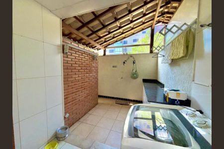 Apartamento à venda com 180m², 4 quartos e 3 vagas Apartamento à venda com 180m², 4 quartos e 3 vagasÁrea de serviço