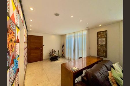 Apartamento à venda com 180m², 4 quartos e 3 vagas Apartamento à venda com 180m², 4 quartos e 3 vagasSala