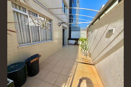 Apartamento à venda com 180m², 4 quartos e 3 vagas Apartamento à venda com 180m², 4 quartos e 3 vagasÁrea externa