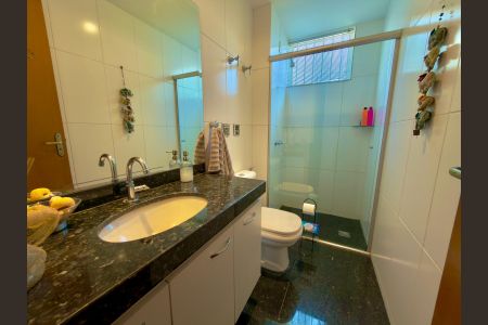 Apartamento à venda com 180m², 4 quartos e 3 vagas Apartamento à venda com 180m², 4 quartos e 3 vagasBanheiro
