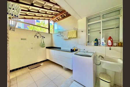 Área de serviço de apartamento à venda com 4 quartos, 180m² em Pampulha, Belo Horizonte