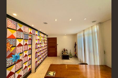 Apartamento à venda com 180m², 4 quartos e 3 vagas Apartamento à venda com 180m², 4 quartos e 3 vagasSala