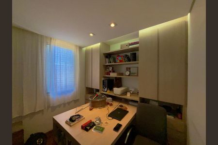 Apartamento à venda com 180m², 4 quartos e 3 vagas Apartamento à venda com 180m², 4 quartos e 3 vagasQuarto
