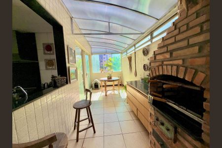 Apartamento à venda com 180m², 4 quartos e 3 vagas Apartamento à venda com 180m², 4 quartos e 3 vagasÁrea externa