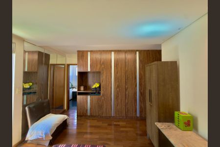Apartamento à venda com 180m², 4 quartos e 3 vagas Apartamento à venda com 180m², 4 quartos e 3 vagasQuarto
