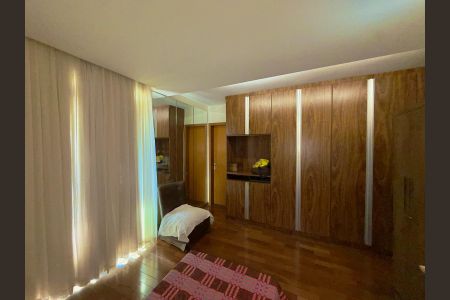 Apartamento à venda com 180m², 4 quartos e 3 vagas Apartamento à venda com 180m², 4 quartos e 3 vagasQuarto