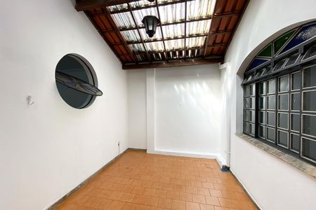 Varanda coberta de casa para alugar com 3 quartos, 213m² em Alto Barroca, Belo Horizonte
