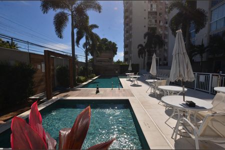Apartamento à venda com 68m², 3 quartos e 1 vagaÁrea comum - Piscina