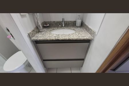 Banheiro de kitnet/studio para alugar com 1 quarto, 22m² em Iguatemi, Ribeirão Preto