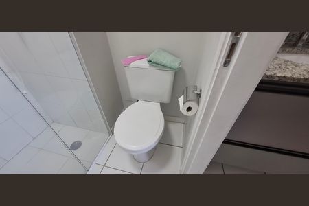 Banheiro de kitnet/studio para alugar com 1 quarto, 22m² em Iguatemi, Ribeirão Preto