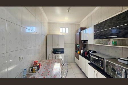 Casa à venda com 332m², 4 quartos e 2 vagas Casa à venda com 332m², 4 quartos e 2 vagasCozinha