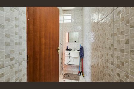 Casa à venda com 332m², 4 quartos e 2 vagas Casa à venda com 332m², 4 quartos e 2 vagasBanheiro Social 1