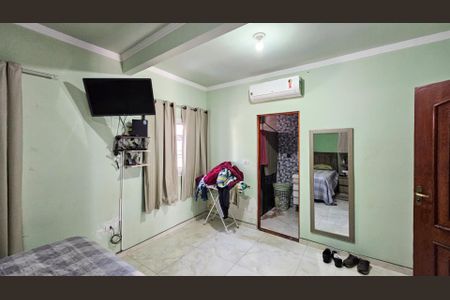 Casa à venda com 332m², 4 quartos e 2 vagas Casa à venda com 332m², 4 quartos e 2 vagasSuíte