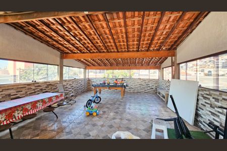 Quintal de casa à venda com 4 quartos, 332m² em Centro, Osasco