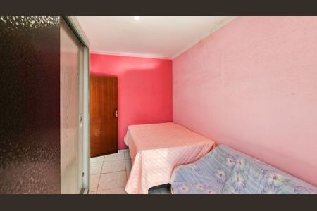 Casa à venda com 332m², 4 quartos e 2 vagas Casa à venda com 332m², 4 quartos e 2 vagasQuarto 2