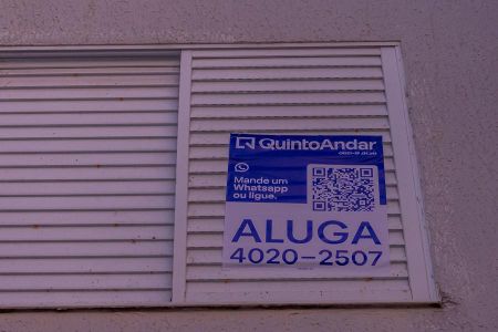 Apartamento para alugar com 50m², 2 quartos e 1 vaga Apartamento para alugar com 50m², 2 quartos e 1 vagaPlaca do quinto andar instalada