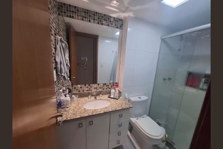 Banheiro social de apartamento para alugar com 2 quartos, 83m² em Tijuca, Rio de Janeiro