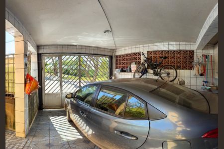 Garagem de casa à venda com 3 quartos, 117m² em Jardim Beatriz, Taboão da Serra