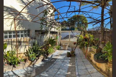 Casa à venda com 117m², 3 quartos e 2 vagas Casa à venda com 117m², 3 quartos e 2 vagasQuintal